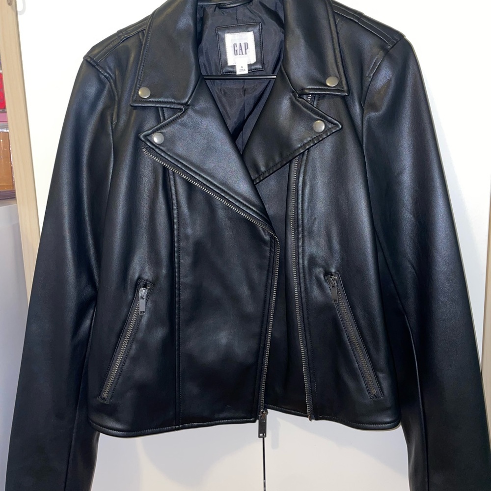GAP Women's Sleek Black Leather Jacket